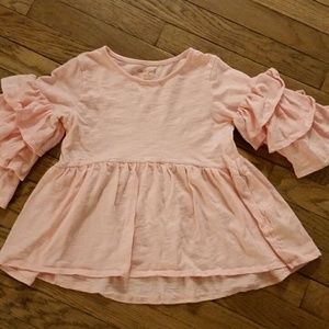 Adorable ruffle sleeve top!